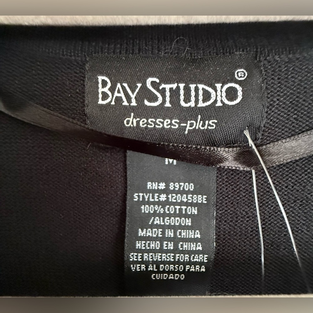 Bay Studio Black Women's Cropped Sequin Sweater. NWT. Size Medium. - Picture 4 of 5